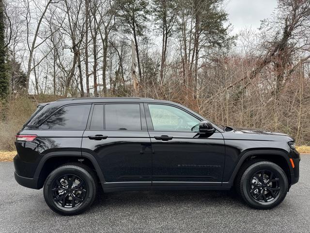 new 2025 Jeep Grand Cherokee car, priced at $41,999