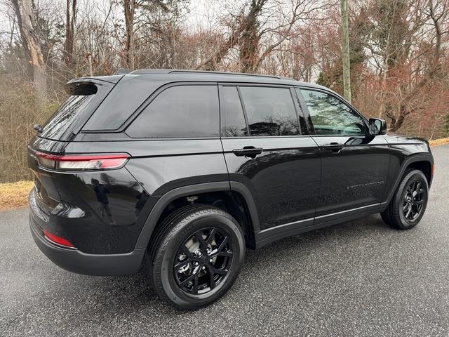 new 2025 Jeep Grand Cherokee car, priced at $41,999