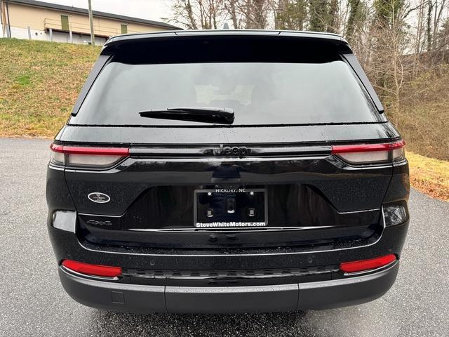 new 2025 Jeep Grand Cherokee car, priced at $41,999