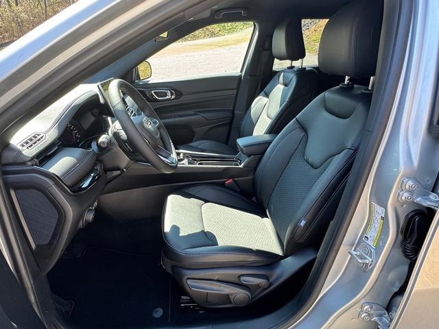 new 2025 Jeep Compass car, priced at $29,999