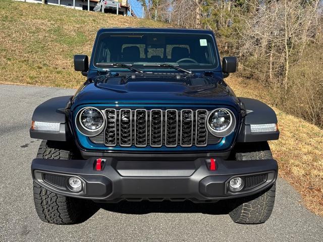 new 2025 Jeep Gladiator car, priced at $52,999