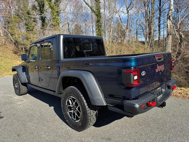 new 2025 Jeep Gladiator car, priced at $52,999