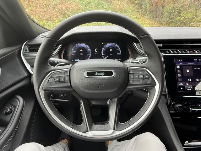 new 2025 Jeep Grand Cherokee car, priced at $42,890