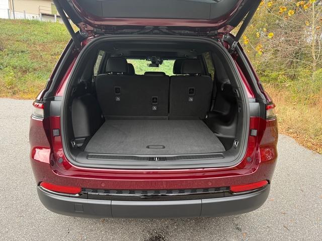 new 2025 Jeep Grand Cherokee car, priced at $42,890