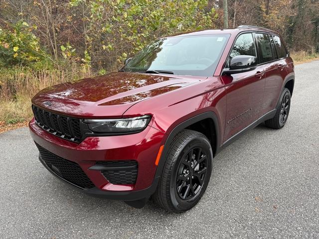 new 2025 Jeep Grand Cherokee car, priced at $42,890