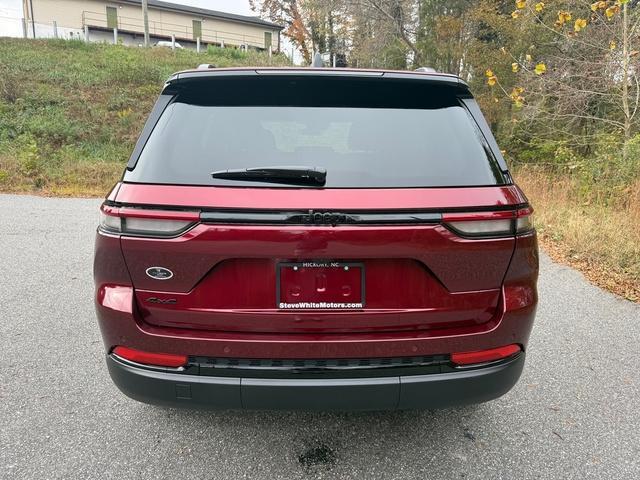 new 2025 Jeep Grand Cherokee car, priced at $42,890