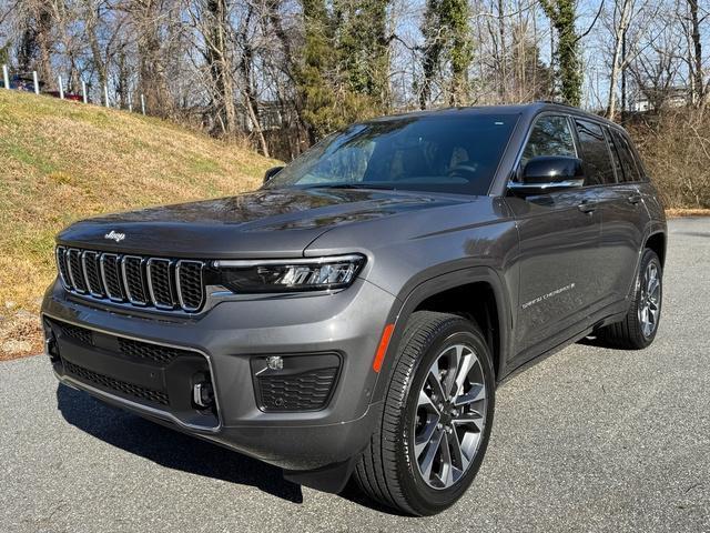 used 2025 Jeep Grand Cherokee car, priced at $53,900