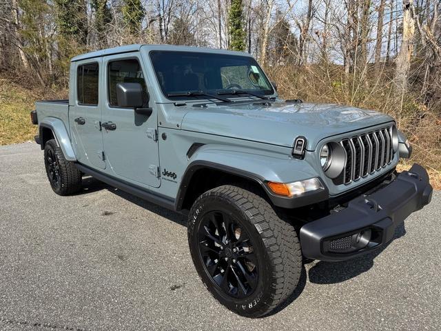 new 2025 Jeep Gladiator car, priced at $42,999