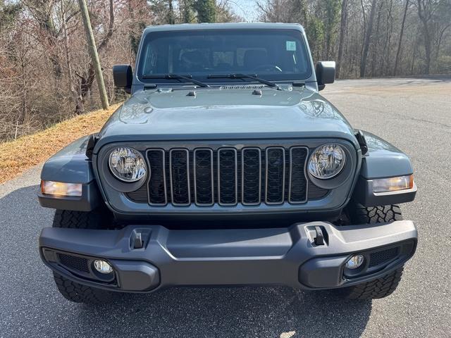 new 2025 Jeep Gladiator car, priced at $42,999