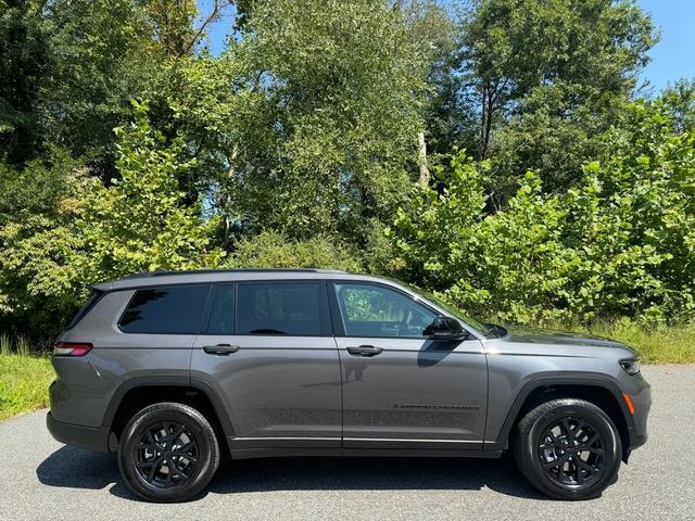 new 2024 Jeep Grand Cherokee L car, priced at $42,590