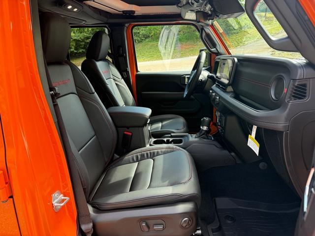 new 2025 Jeep Gladiator car, priced at $55,999