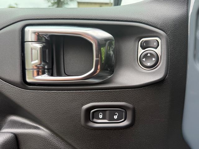 new 2025 Jeep Wrangler car, priced at $44,590