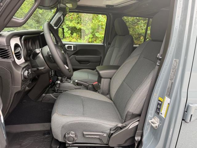 new 2025 Jeep Wrangler car, priced at $44,590