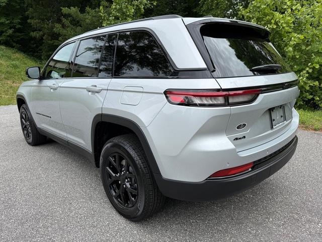 new 2025 Jeep Grand Cherokee car, priced at $41,751