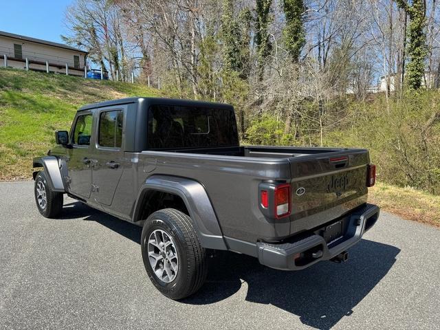 new 2024 Jeep Gladiator car, priced at $42,590