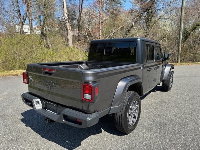 new 2024 Jeep Gladiator car, priced at $42,590