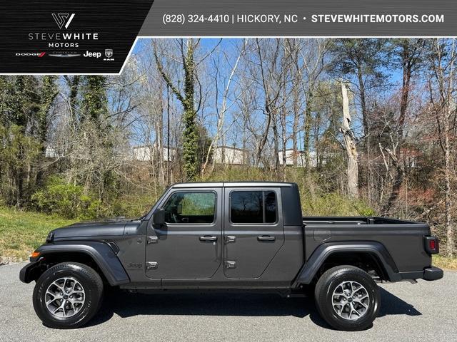 new 2024 Jeep Gladiator car, priced at $47,590