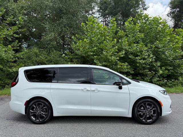 new 2026 Chrysler Pacifica car, priced at $41,999