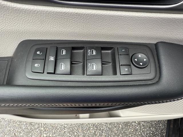 used 2024 Chrysler Pacifica Hybrid car, priced at $29,499