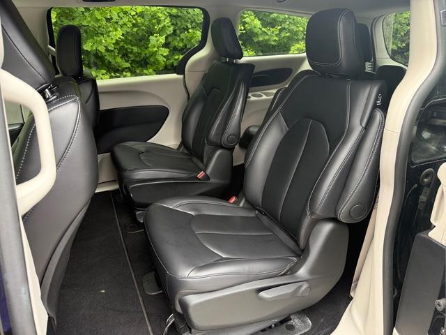 used 2024 Chrysler Pacifica Hybrid car, priced at $29,499