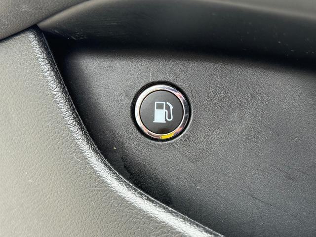 used 2024 Chrysler Pacifica Hybrid car, priced at $29,499