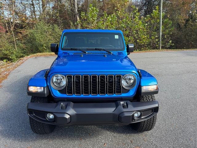 new 2025 Jeep Gladiator car, priced at $42,590