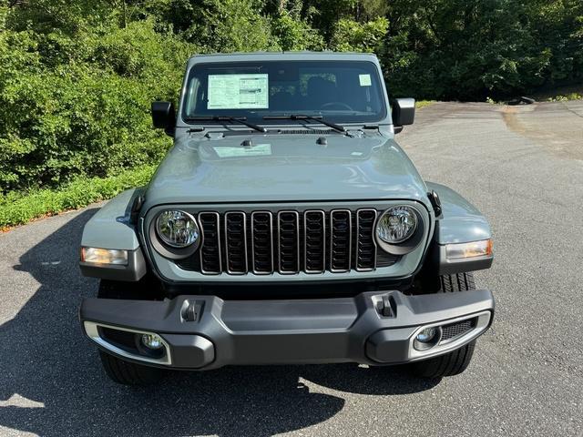 new 2024 Jeep Gladiator car, priced at $43,590