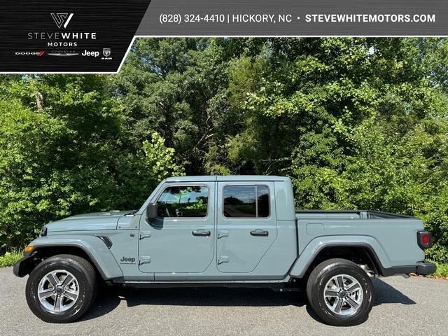 new 2024 Jeep Gladiator car, priced at $43,590