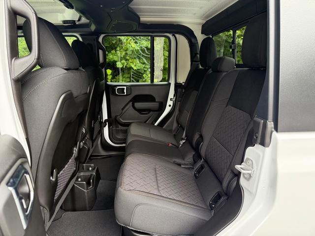 new 2025 Jeep Gladiator car, priced at $49,490