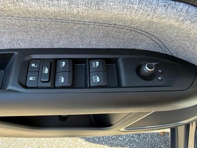 used 2022 Jeep Compass car, priced at $22,999