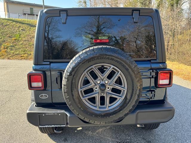 new 2025 Jeep Wrangler car, priced at $46,999