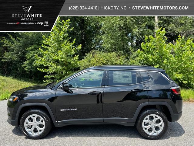 new 2024 Jeep Compass car, priced at $29,999