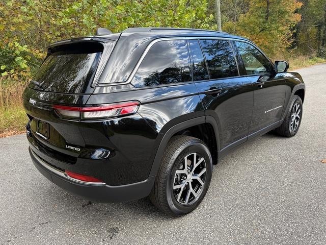 new 2025 Jeep Grand Cherokee car, priced at $43,999