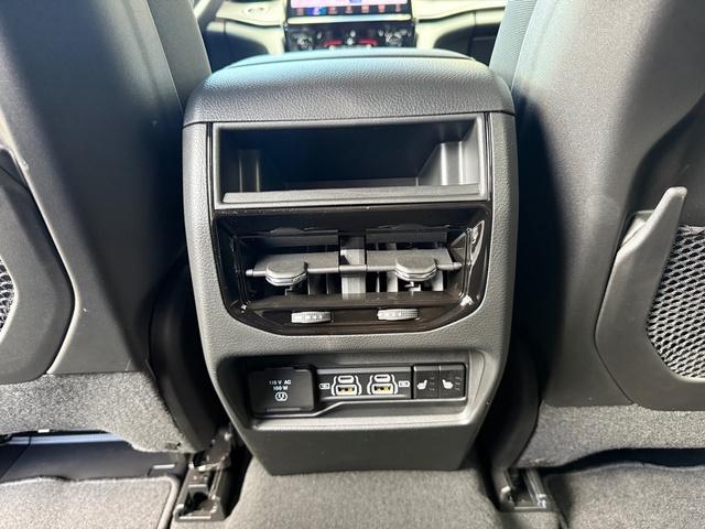 new 2025 Jeep Grand Cherokee car, priced at $43,999