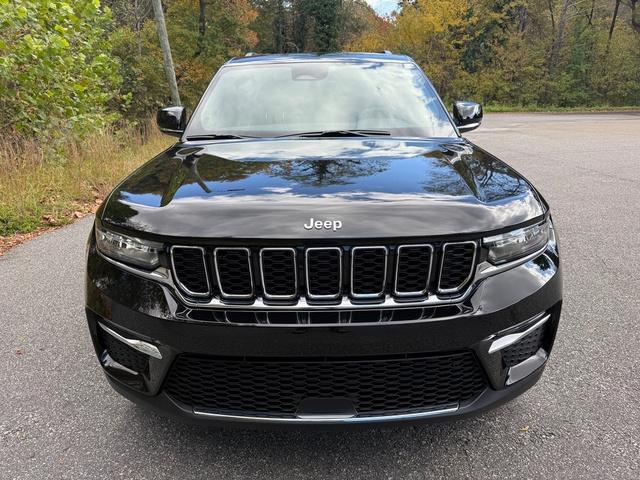 new 2025 Jeep Grand Cherokee car, priced at $43,999