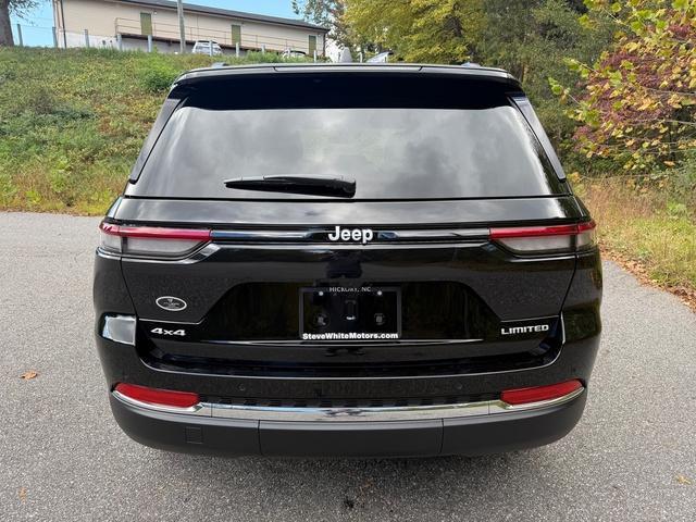 new 2025 Jeep Grand Cherokee car, priced at $43,999