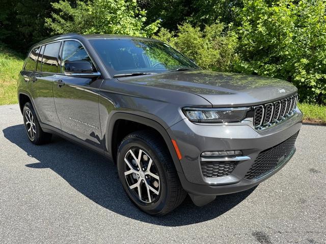 new 2025 Jeep Grand Cherokee car, priced at $42,852