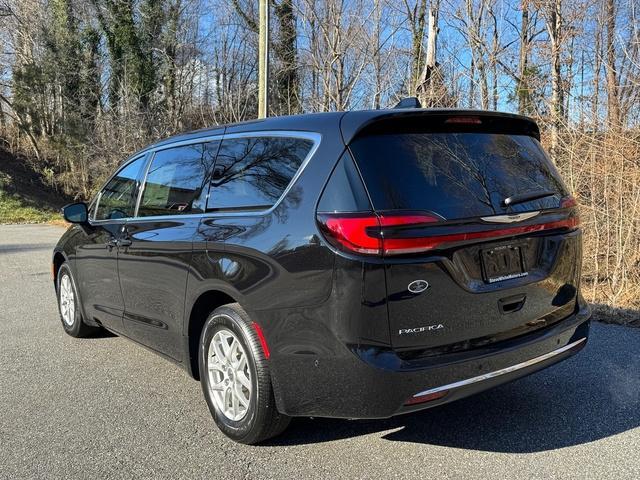 new 2025 Chrysler Pacifica car, priced at $41,999