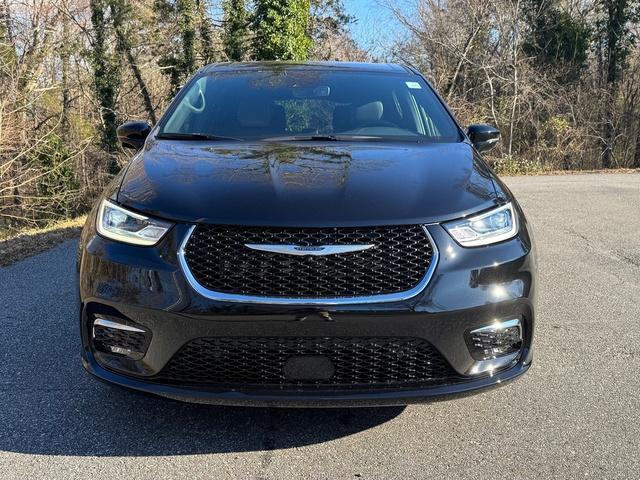 new 2025 Chrysler Pacifica car, priced at $41,999