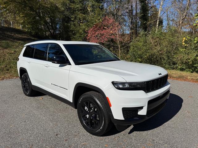 new 2025 Jeep Grand Cherokee L car, priced at $45,999