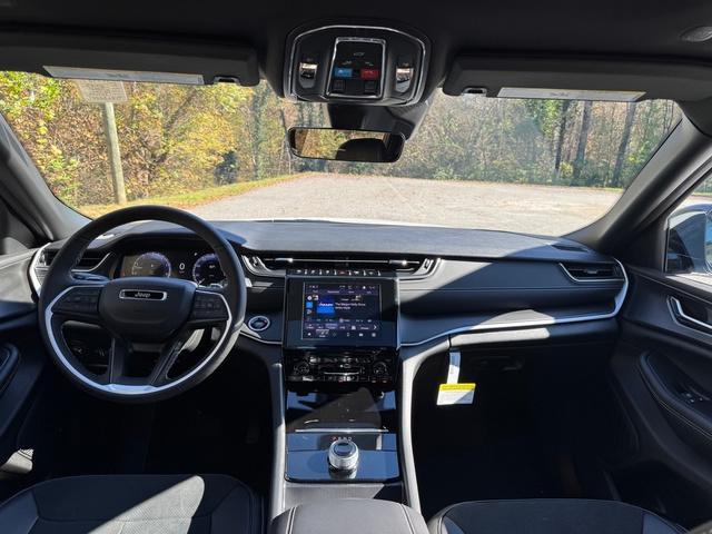 new 2025 Jeep Grand Cherokee L car, priced at $45,999