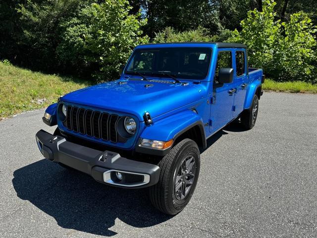 new 2024 Jeep Gladiator car, priced at $41,590