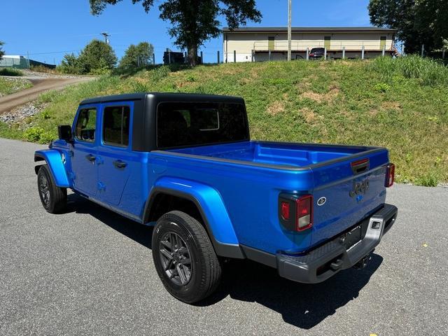 new 2024 Jeep Gladiator car, priced at $41,590