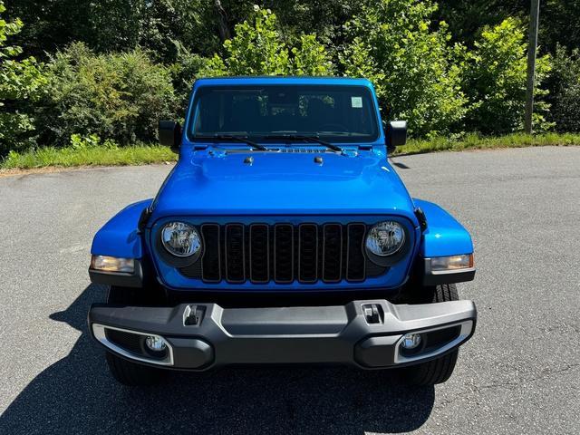 new 2024 Jeep Gladiator car, priced at $41,590