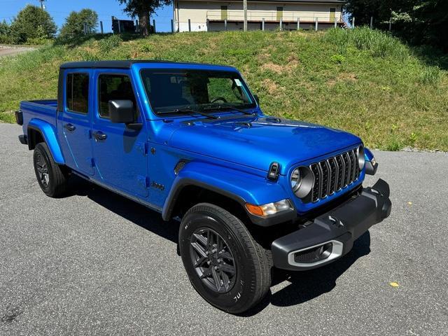 new 2024 Jeep Gladiator car, priced at $41,590