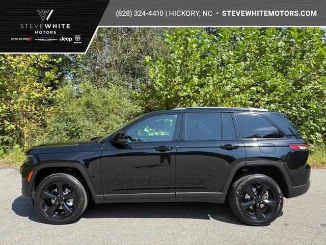 new 2025 Jeep Grand Cherokee car, priced at $45,999
