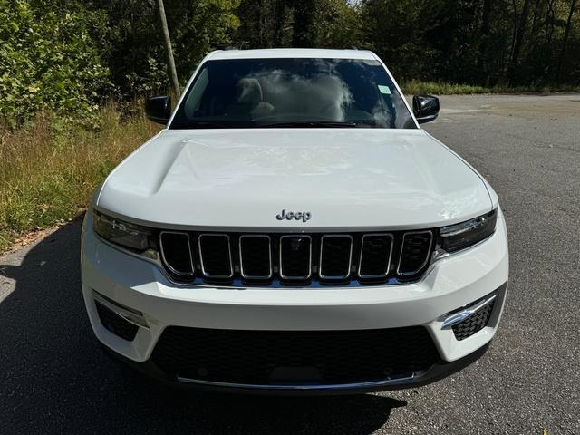 new 2025 Jeep Grand Cherokee car, priced at $49,999