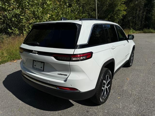 new 2025 Jeep Grand Cherokee car, priced at $49,999