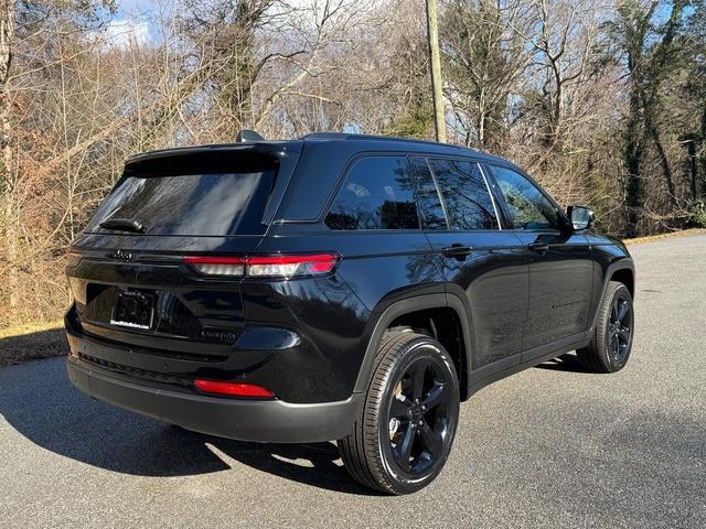 new 2025 Jeep Grand Cherokee car, priced at $48,999