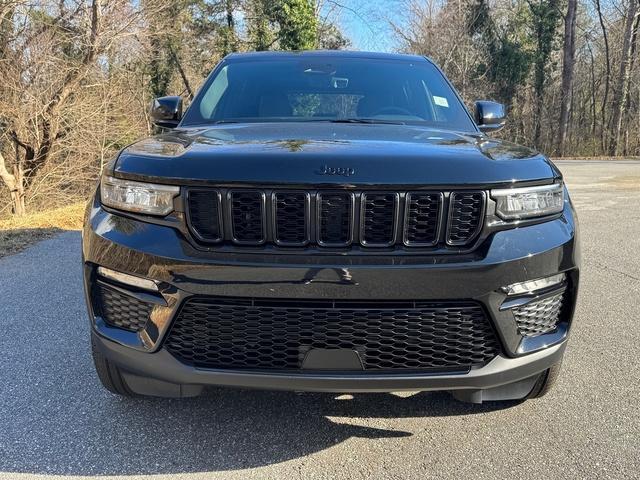 new 2025 Jeep Grand Cherokee car, priced at $48,999